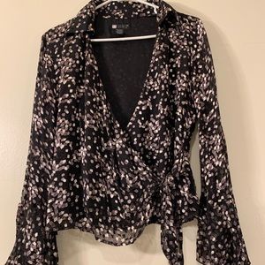 Carole Little blouse with bell sleeves black
